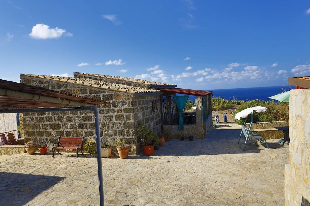 Case Vacanze La Cernia Bruna Isola di Ustica Luaran gambar
