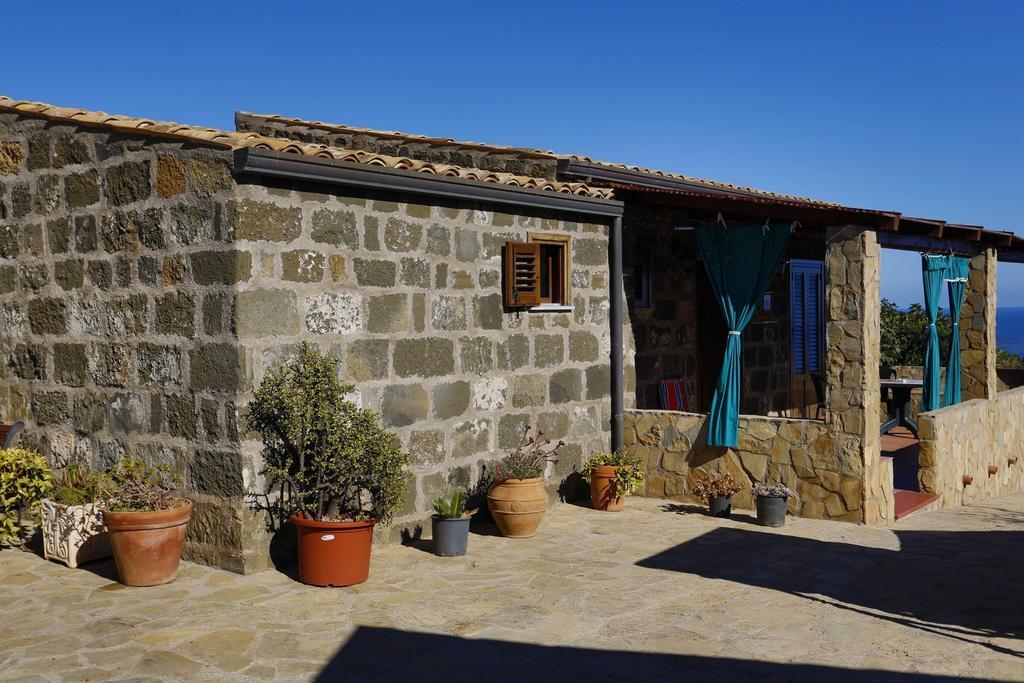Case Vacanze La Cernia Bruna Isola di Ustica Luaran gambar